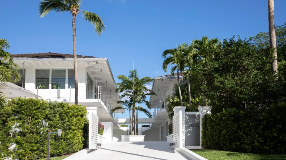 How a Swinging ’60s Villa in the Bahamas Became an Architect’s Vibrant Family Home